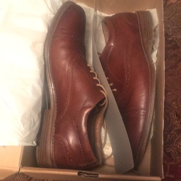 Bass Banks Tan Shoes - Picture 6 of 7